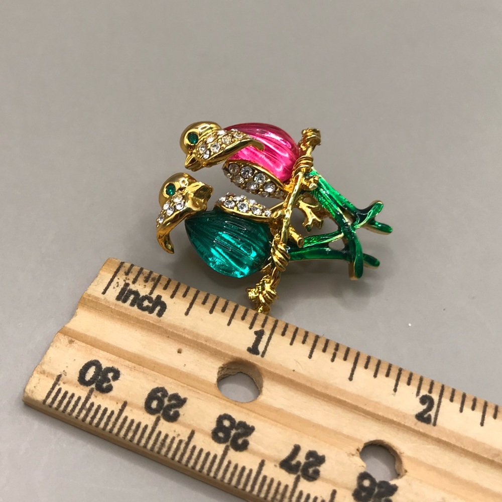 Elegant Gold- Tone and Multicolor Love Birds Brooch - Picture 5 of 7